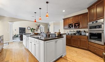 2820 Ashwood Dr, Alliance, OH 44601