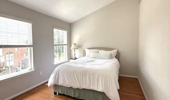 5287 BALLYCASTLE Cir, Alexandria, VA 22315