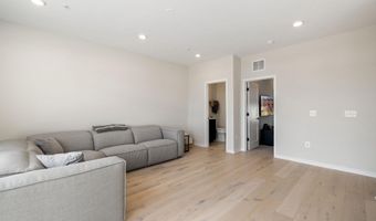 23156 HORSESHOE TRAIL Sq, Ashburn, VA 20148