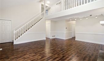 700 Hampton Cir 8, Aurora, OH 44202