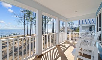 511 Neuse Village Rd # C5, Arapahoe, NC 28510