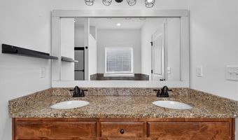 16913 Juniper Dr, Basehor, KS 66007