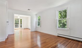 20 School St, Stonington, CT 06355