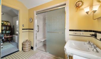 59 Payson St, Attleboro, MA 02703