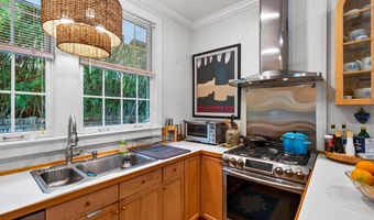 241 Washington St, Bay St. Louis, MS 39520