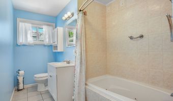 498 Juniper Ln, Cheshire, CT 06410