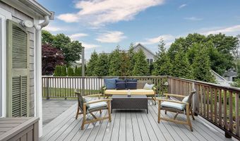 50 Cole St, Jamestown, RI 02835