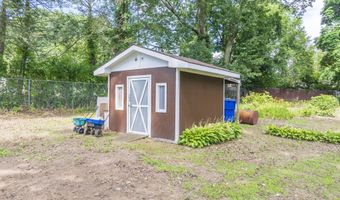 42 Greenwood Ave, Bloomfield, CT 06002