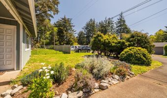 1135 1ST St NE, Bandon, OR 97411