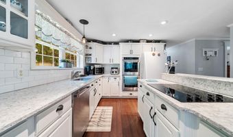 27 Partridge Ln, Chester, NH 03036