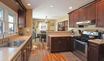 409 3rd St, Beach Haven, NJ 08008