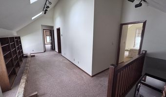 423 N Johnson St, Ada, OH 45810