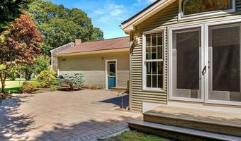 85 Gateway Rd, North Kingstown, RI 02852