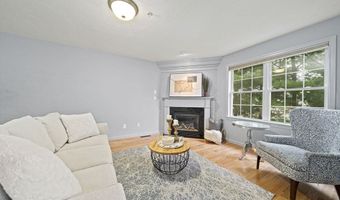 305 Rembrandt Way 305, Abington, MA 02351