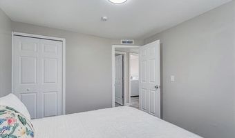 2148 Champagne Dr, Ann Arbor, MI 48108