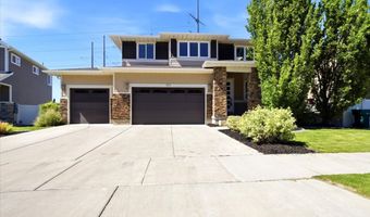 822 W STAR SPANGLED Dr, Bluffdale, UT 84065