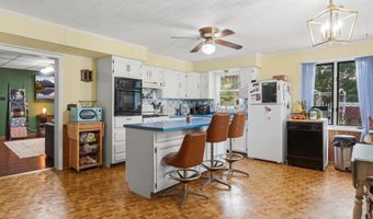 22 N Metcalf Ave, Amboy, IL 61310
