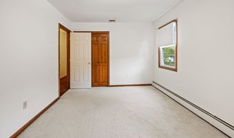 14 Colonial Ct, Cheshire, CT 06410