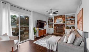 413 Holly Garden Ct, Ballwin, MO 63021