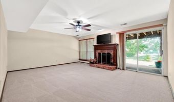 740 Woodside Trails Dr 103, Ballwin, MO 63021