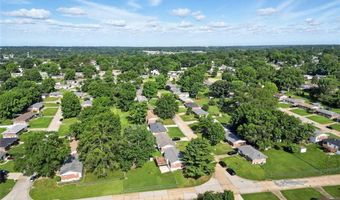 9800 Ridgely Ln, Affton, MO 63123