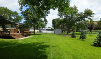 2214 SE 14th Ave, Aberdeen, SD 57401