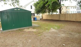 52 Hillwood St, Cranston, RI 02920