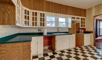 1643 Washington Ave, Baxter Springs, KS 66713