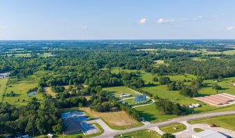 60 E Church St, Aurora, MO 65605