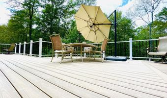 157 Main St, Gouldsboro, PA 18424