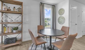 221 Maddox Dr, Aberdeen, NC 28315
