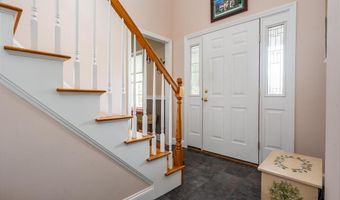 7 Mizzen Ln, Bourne, MA 02532