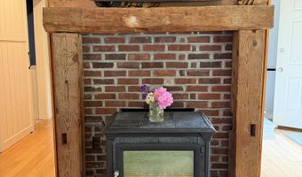 120 Carriage Hill Rd, Brattleboro, VT 05301