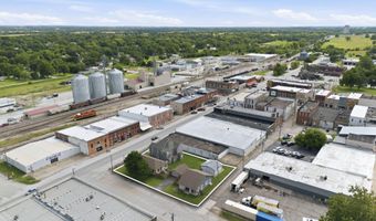 36 W Olive St, Aurora, MO 65605