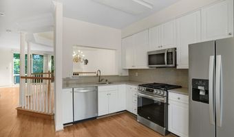 1975 N ADAMS St, Arlington, VA 22201