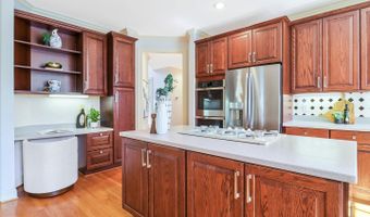 4831 26TH St N, Arlington, VA 22207