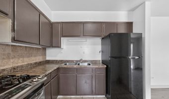 824 W College Blvd 201, Addison, IL 60101