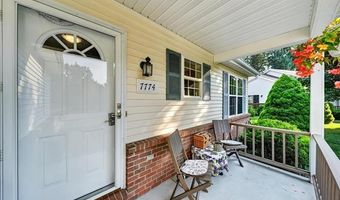 7774 E Ridge Dr, Almont, MI 48003