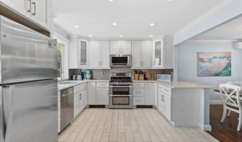 84 Lebrun Ave, Amityville, NY 11701