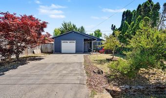 111 Enos St, Amity, OR 97101