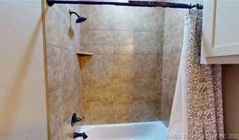 1831 E Oak Hls, Ada, OK 74820