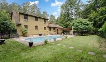 94 Whitehead Rd, Coventry, RI 02816