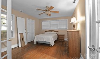 1400 Briar Creek Rd, Charlotte, NC 28205