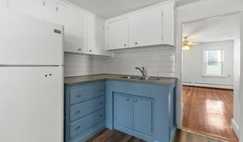 30 Catherine St 3, Bristol, RI 02809
