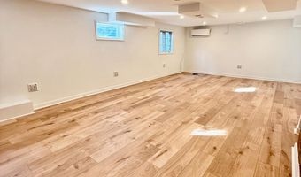 5713 19TH St N, Arlington, VA 22205