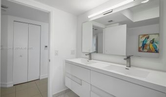 1000 W Island Blvd 504, Aventura, FL 33160