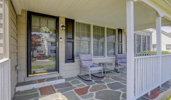 126 9th St, Belford, NJ 07718