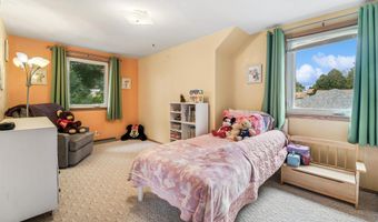 1413 E PERSHING St, Appleton, WI 54911