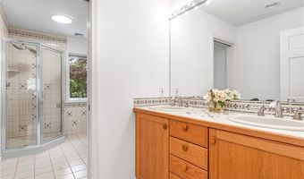 60 Pheasant Dr, East Greenwich, RI 02818