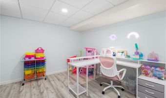 110 Osprey Dr, East Greenwich, RI 02818